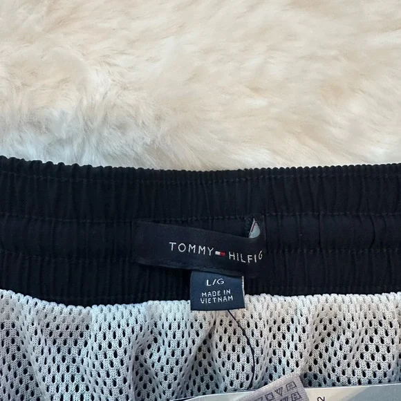 New Tommy Hilfiger Men's Swim - Picture 5 of 5